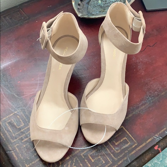 pelle moda heels
